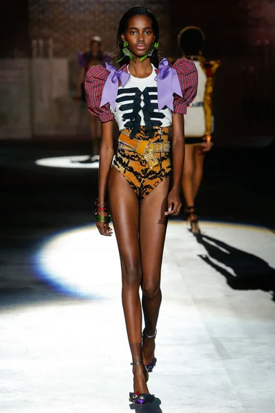 Look 14